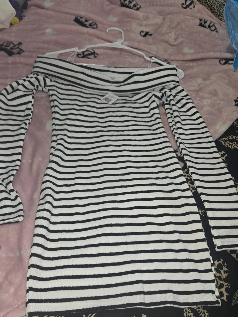 NWT Black and White Striped Off-the-Shoulder Long Sleeve STRETCHY Dress